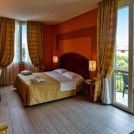 Savoia Regency Hotell 4*