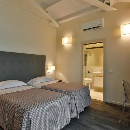 Savoia Regency מלון 4*